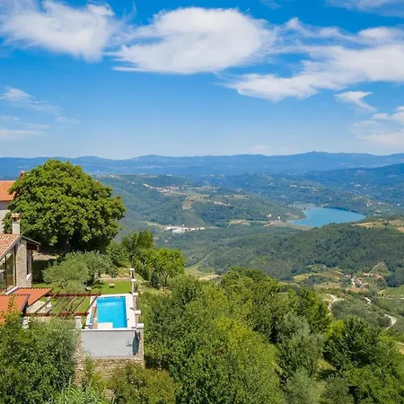 Villa Zamask *